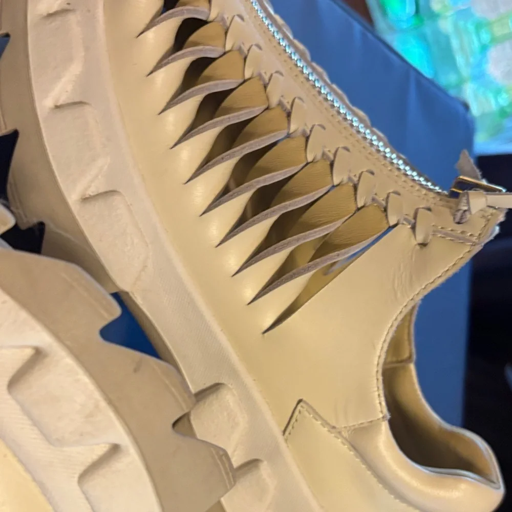 Stylish Cream Women's Shoes - Picture 4 of 7